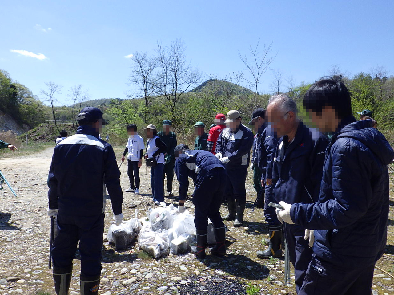 広瀬川流域一斉清掃活動の参加者